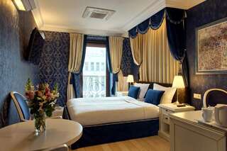 Отель SleepWalker Boutique Suites Вроцлав Двухместный номер Делюкс с 1 кроватью или 2 отдельными кроватями-1